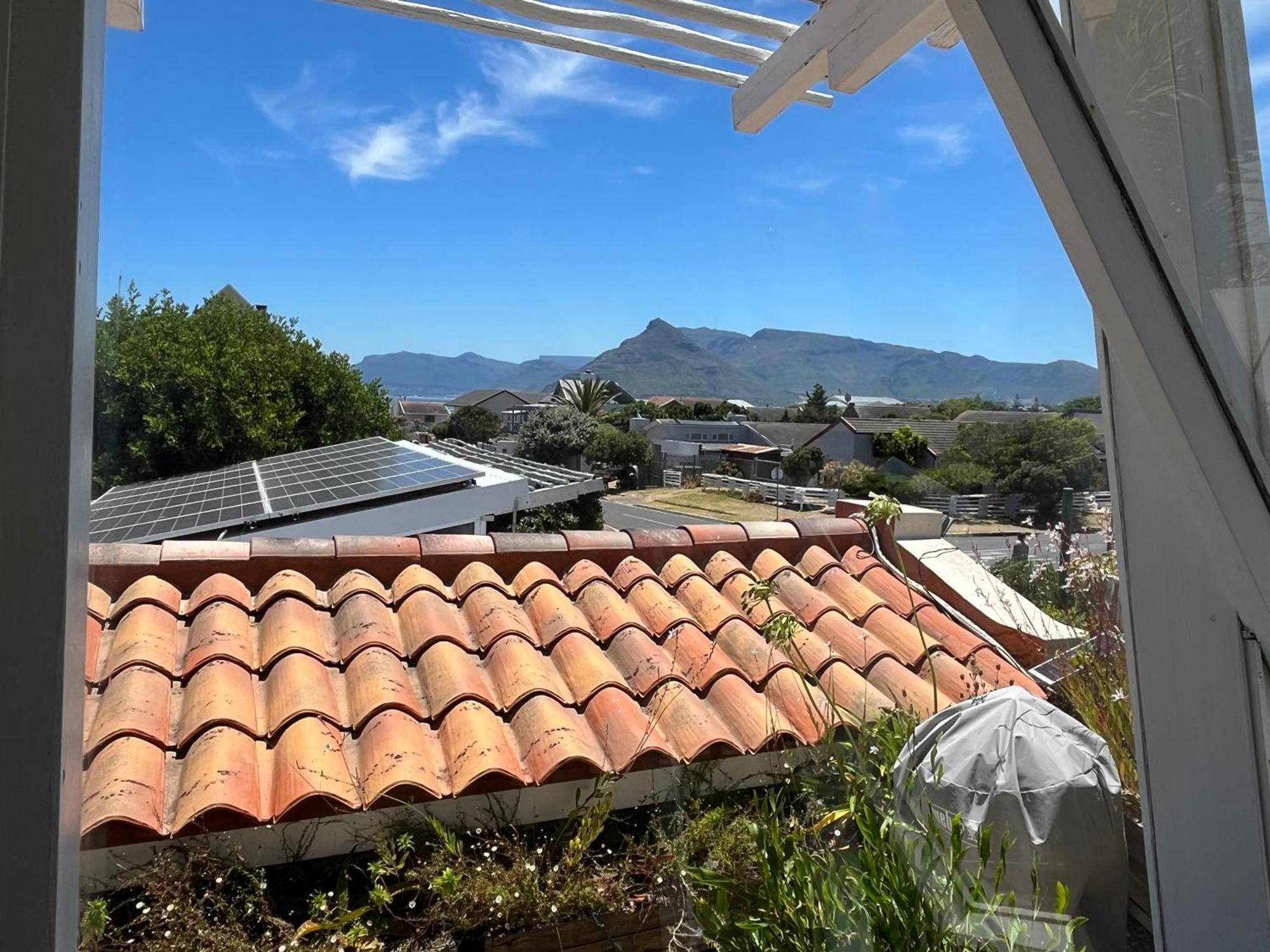 Storyhouse In Kommetjie Exterior photo