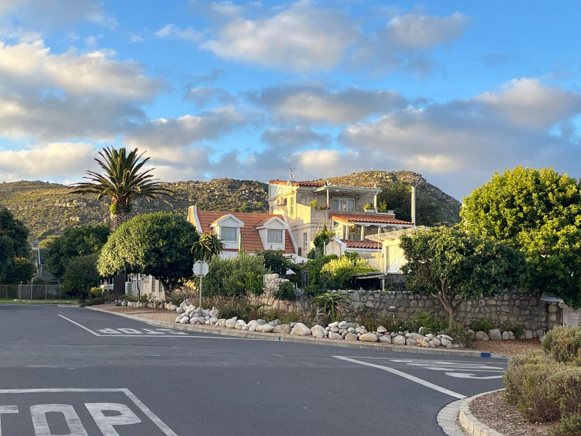 Storyhouse In Kommetjie Exterior photo
